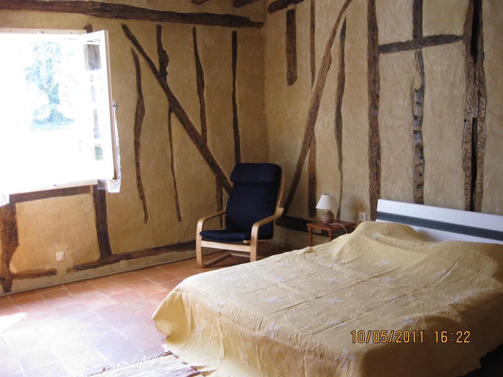 Relais Du Haget Bed & Breakfast Cravenceres Exterior photo